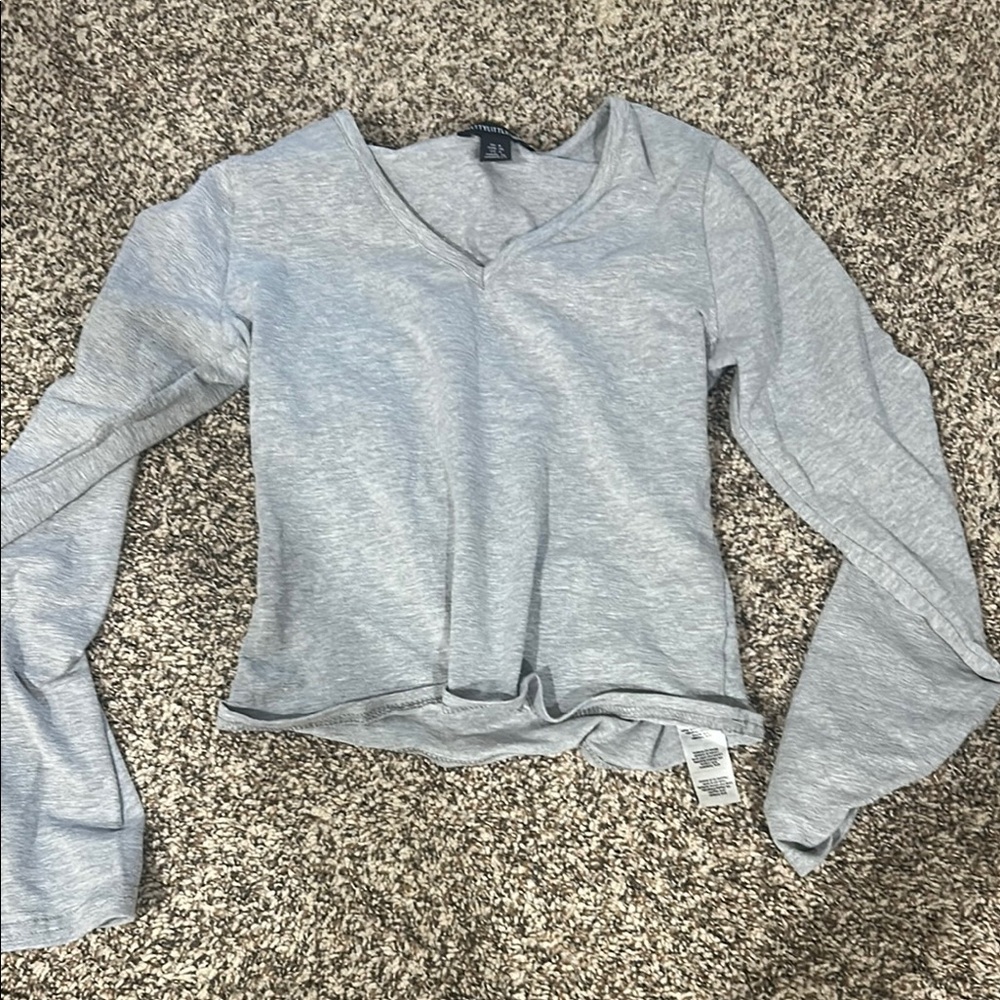Pretty Little Thing gray top